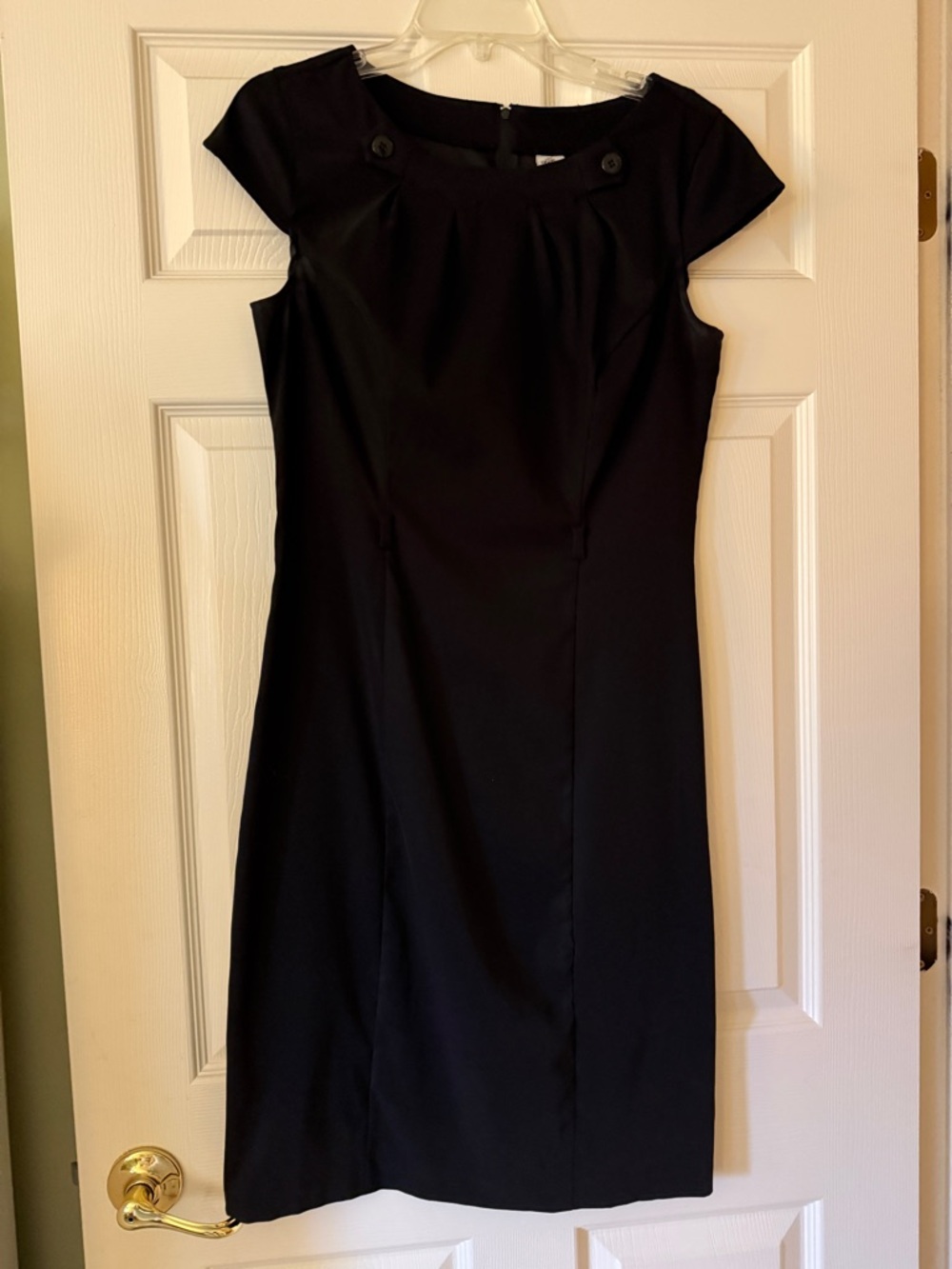 Signature by Sangria Black Cap-Sleeve Sheath Dress